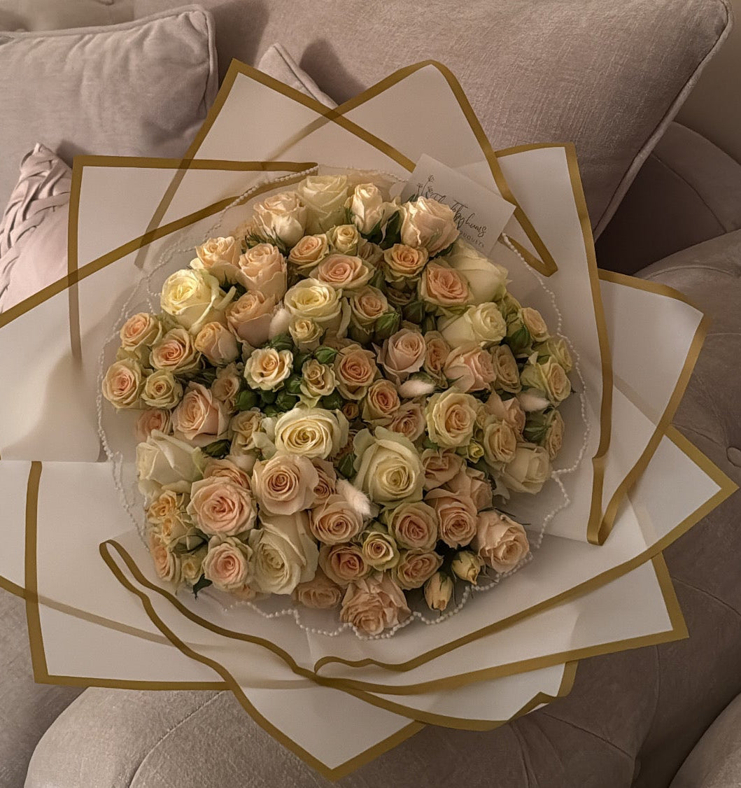 Beige and white mixed large bouquet