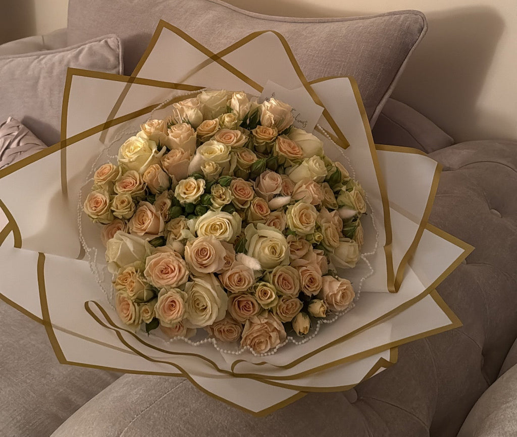 Beige and white mixed large bouquet