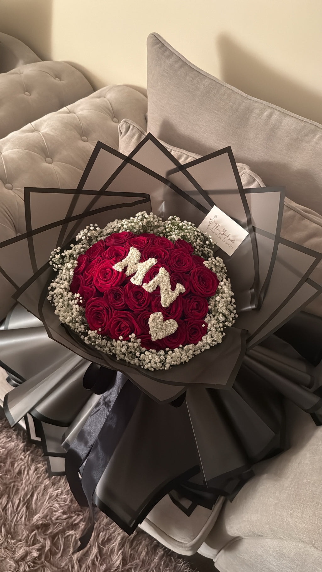 Initial skirt bouquet