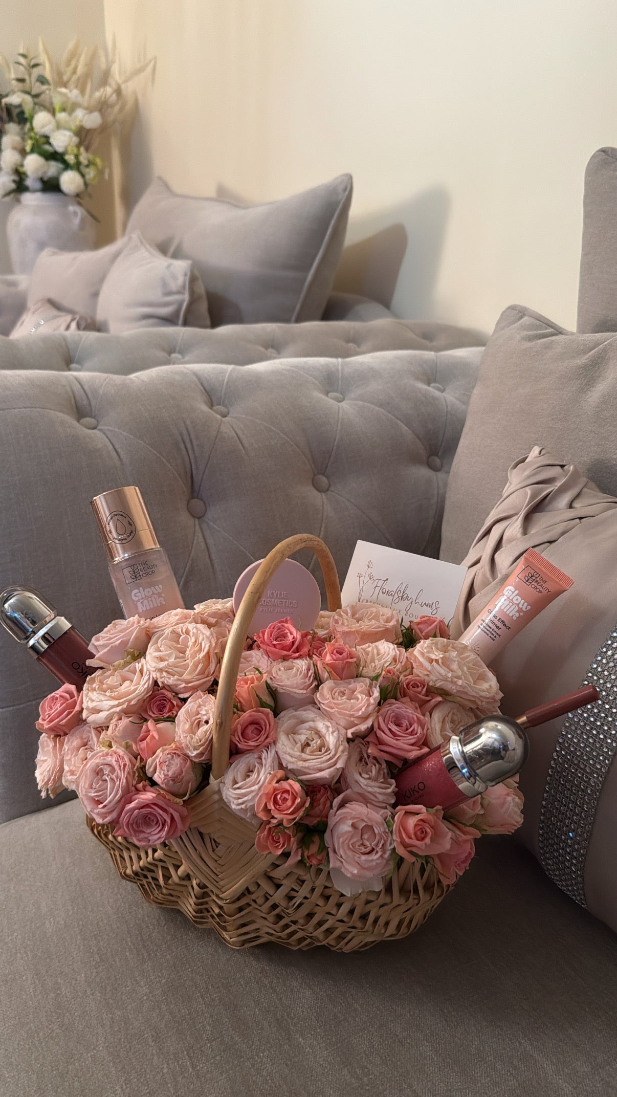Makeup bloom basket