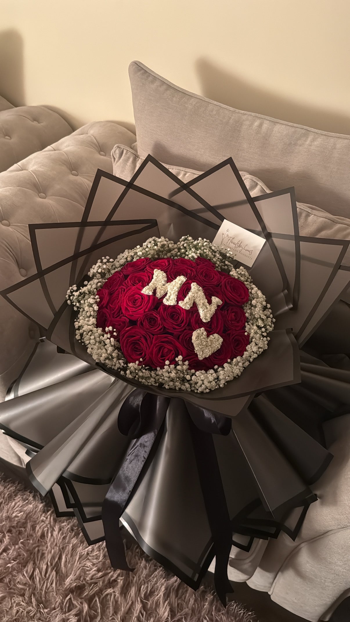 Initial skirt bouquet