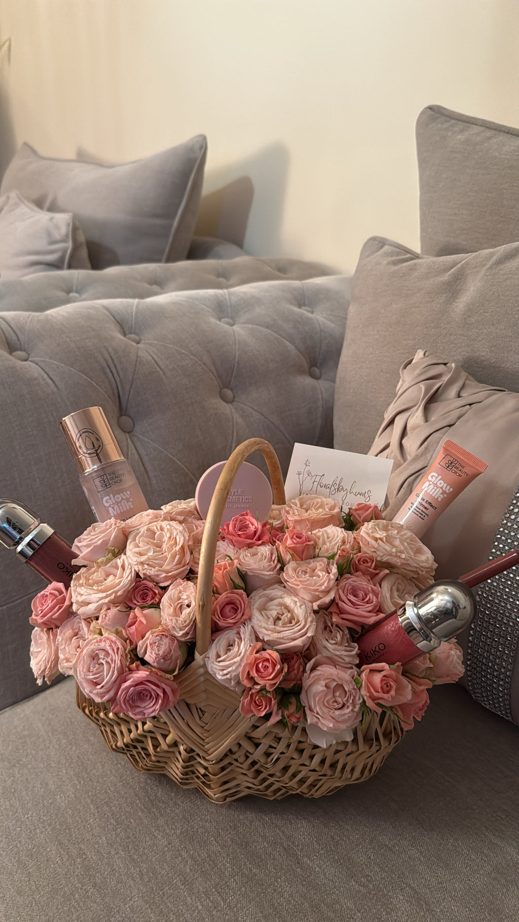Makeup bloom basket