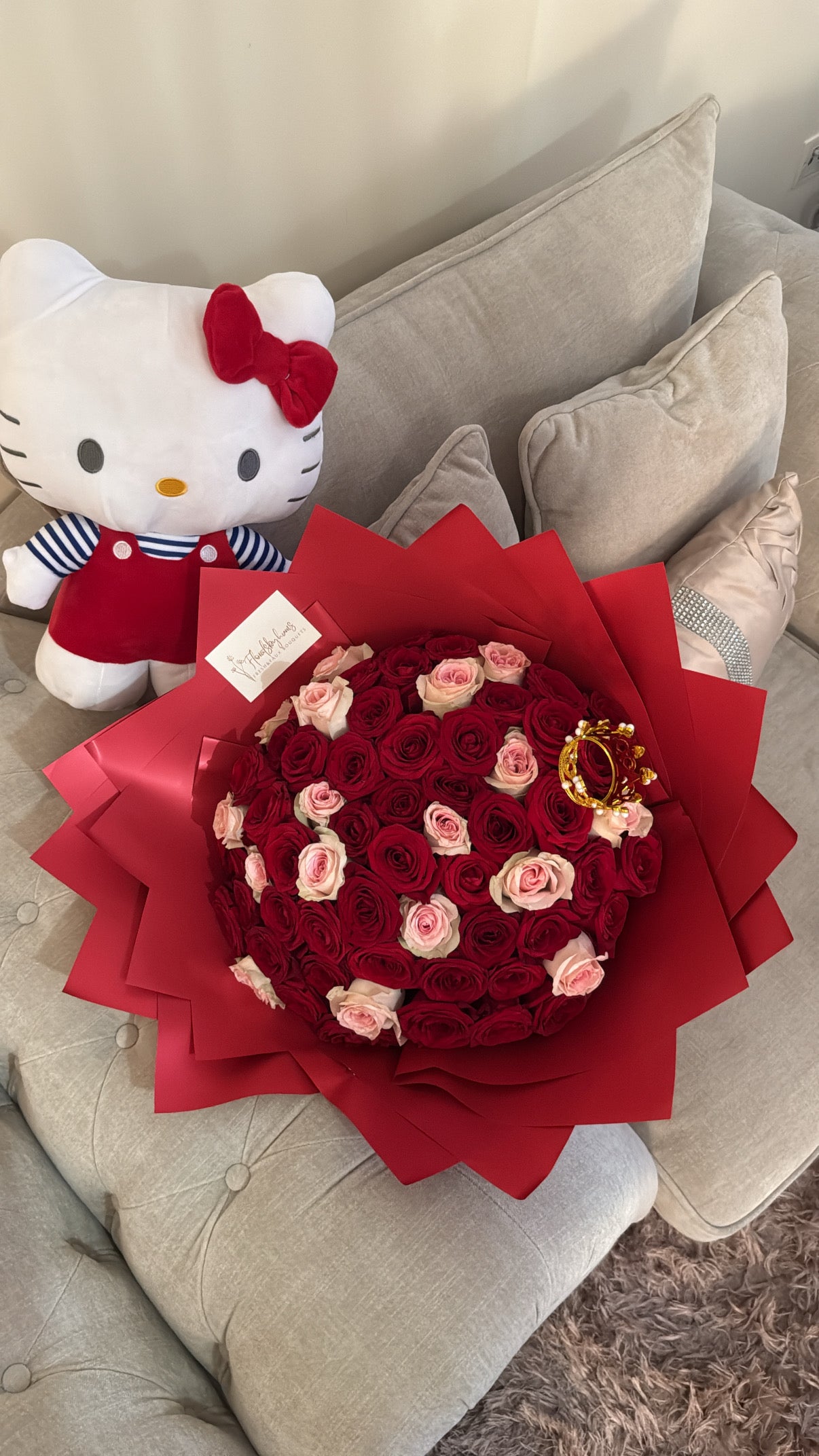 Hello kitty premium rose bouquet