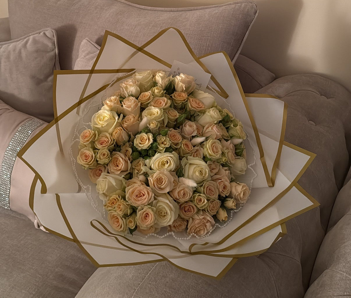 Beige and white mixed large bouquet