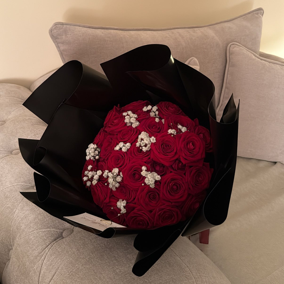 Premium rose with baby breaths - 30 roses