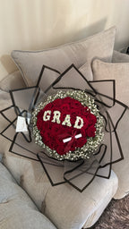 Grad scroll bouquet