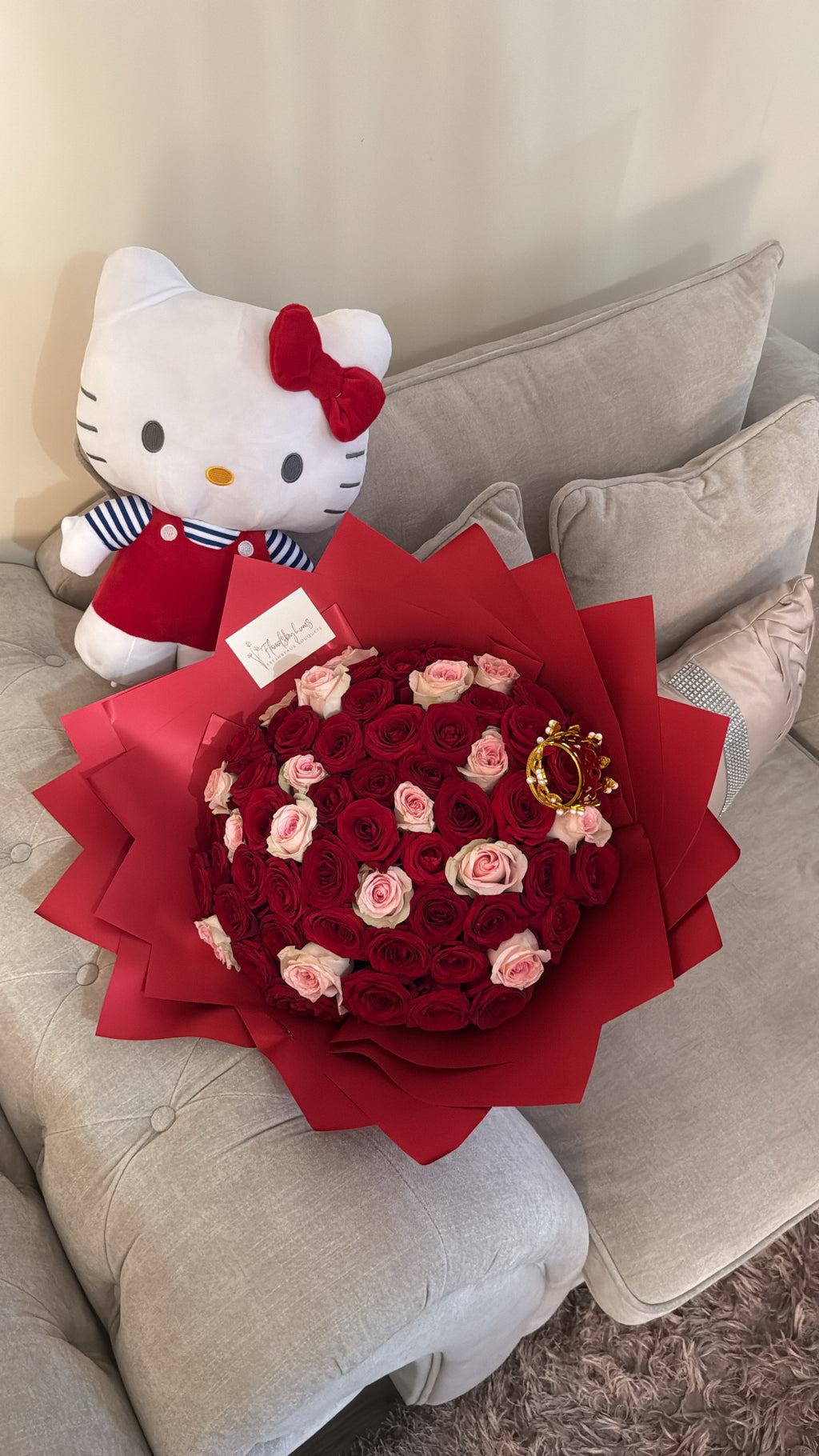 Hello kitty premium rose bouquet