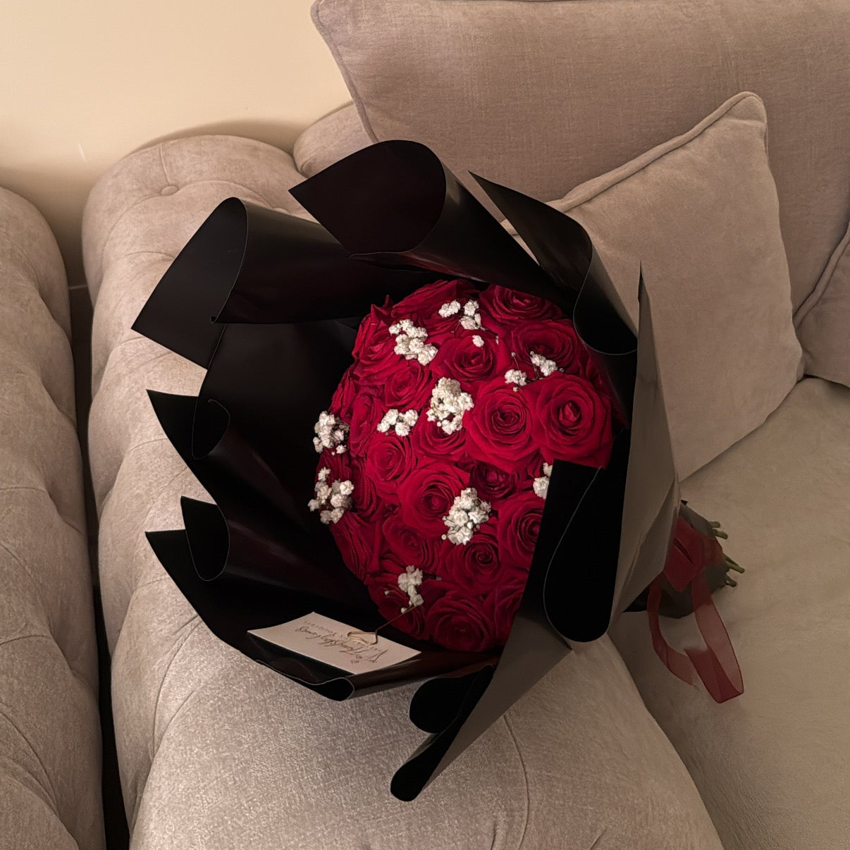 Premium rose with baby breaths - 30 roses