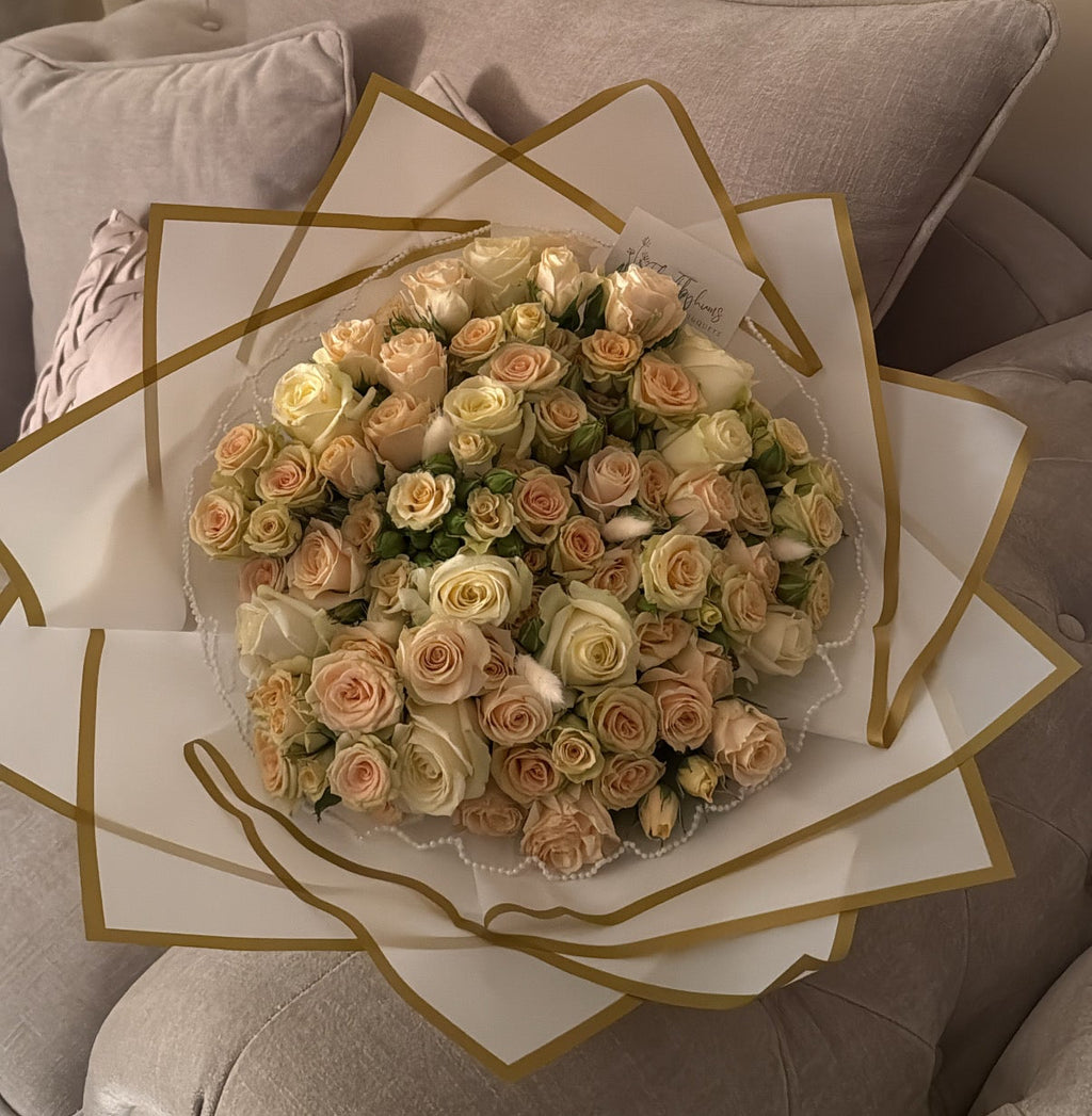 Beige and white mixed large bouquet
