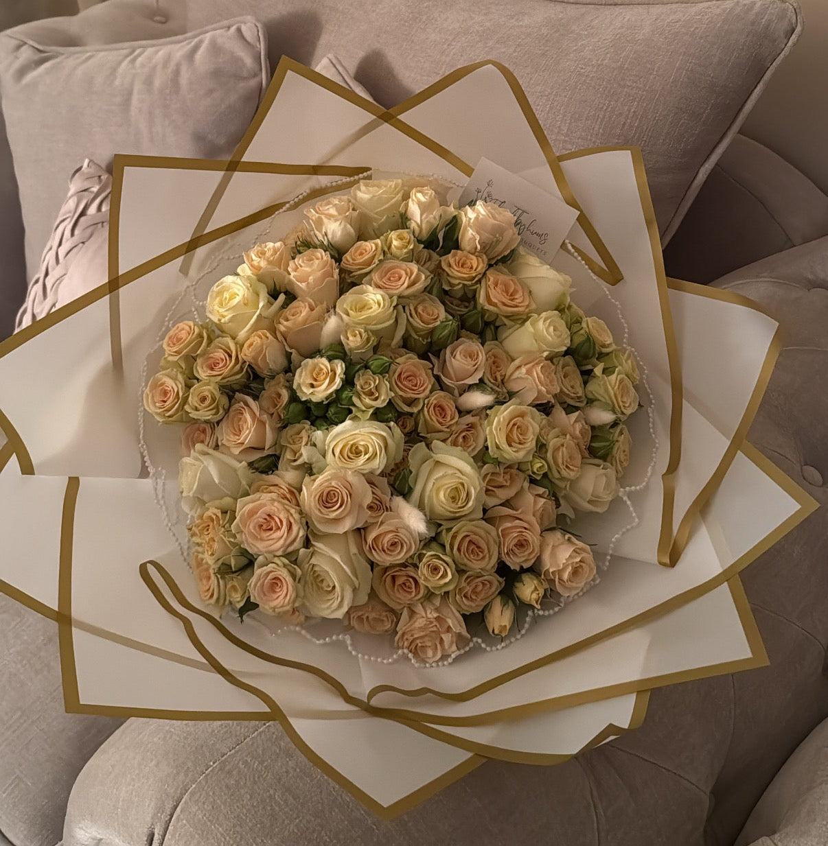 Beige and white mixed large bouquet